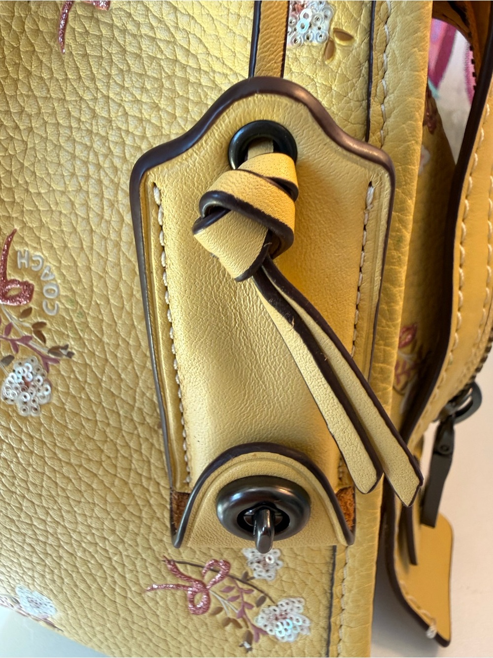 Preowned Rare Coach 1941 Rogue 25 with Sequins Floral Bow Print Yellow - Picture 15 of 15